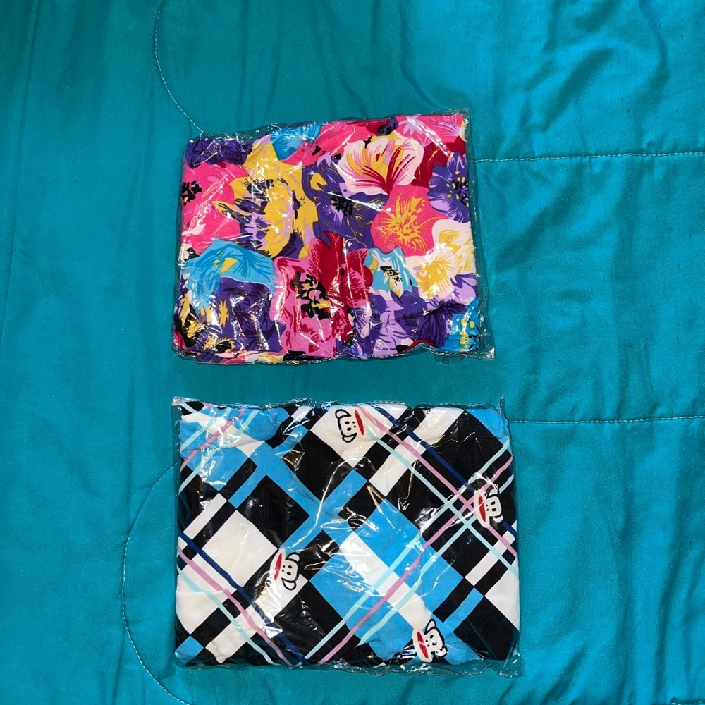 2 pairs of leggings !